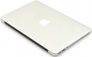 Apple MacBook Air MD224RS/A